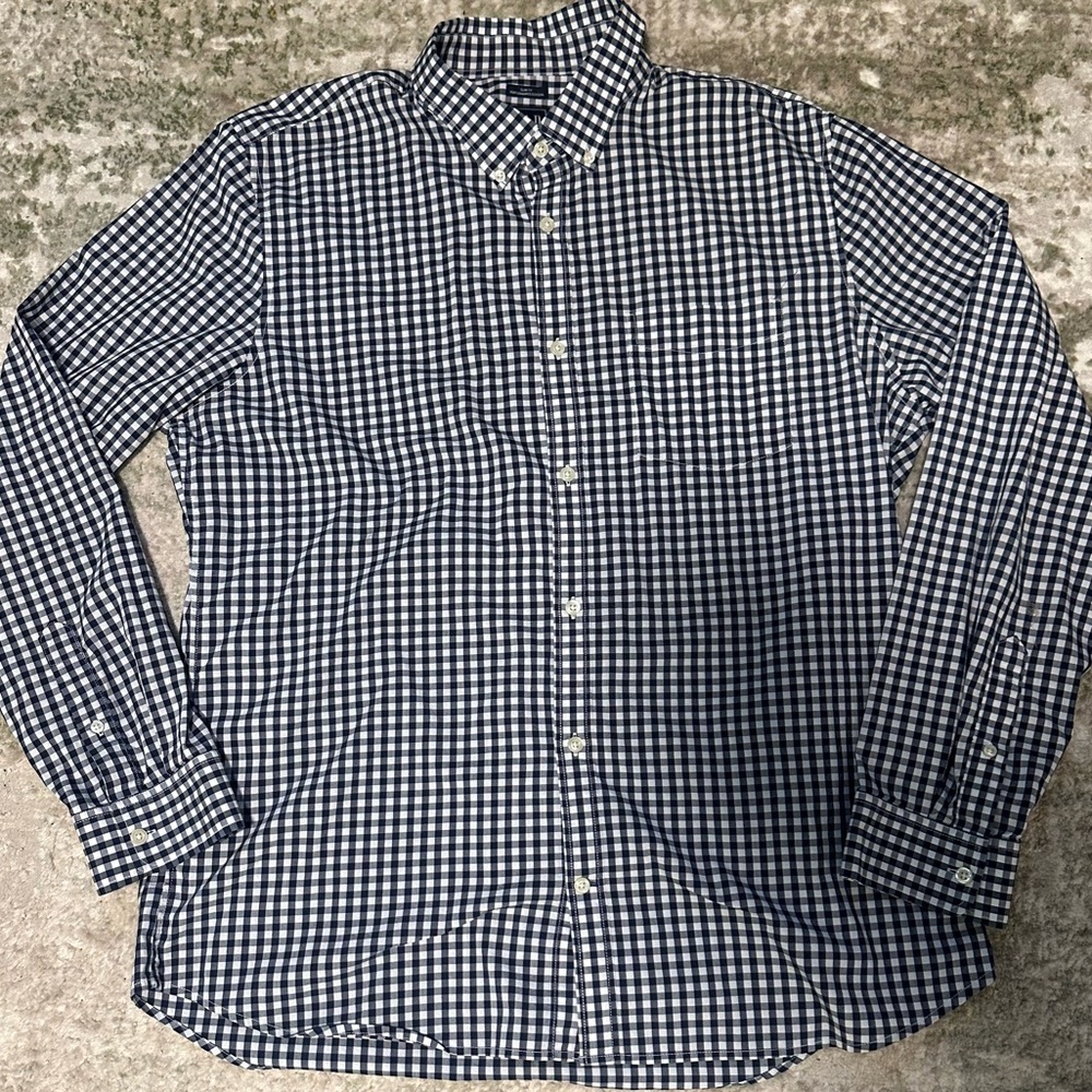 GAP Men's XL Slim Fit Performance Gingham Navy and White Checkered Shirt